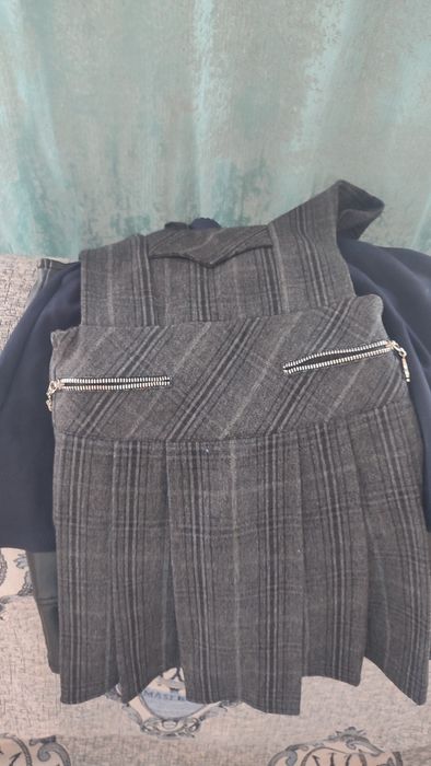 Продам детскии школьные вещи