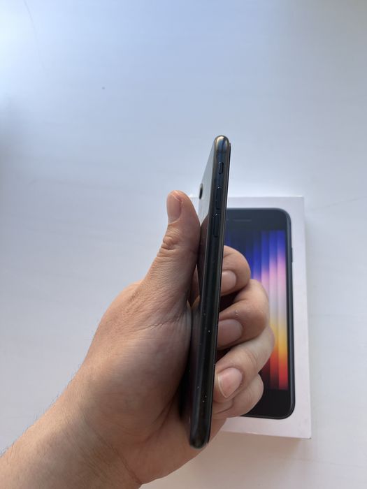 Iphone SE 3 128 черный
