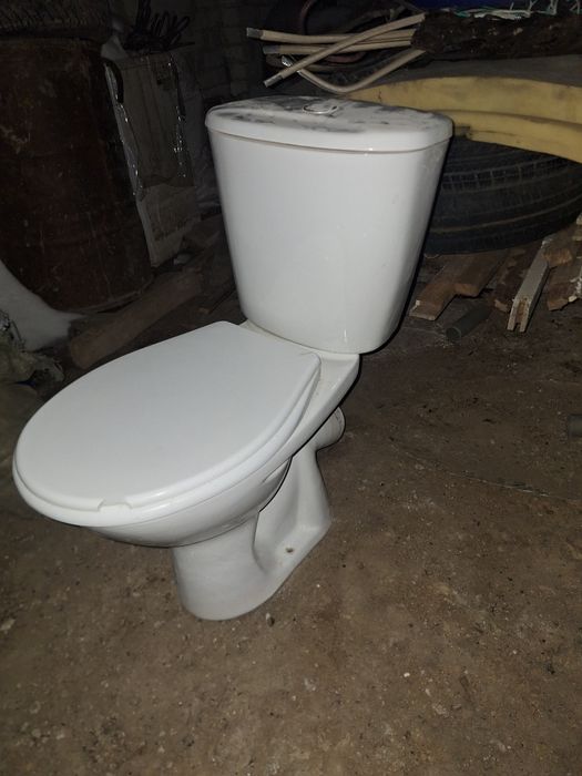 Продам унитаз 12 000