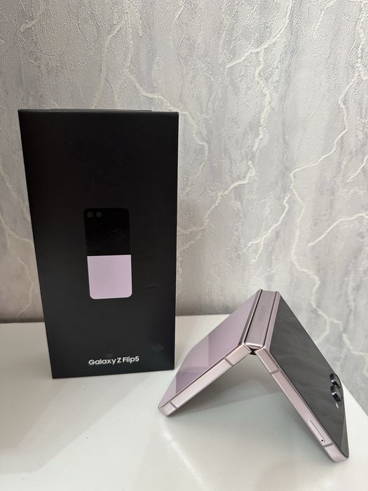 Самсунг Galaxy Z Plip 5 512 гиг
