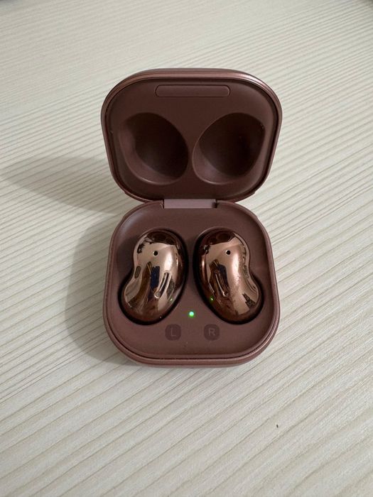 Наушники Samsung galaxy buds live