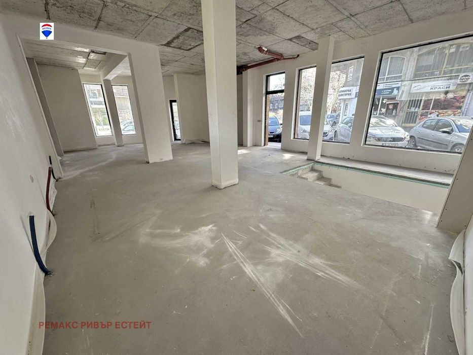 Търговски обект / магазин НОВО строителство център гр. Русе