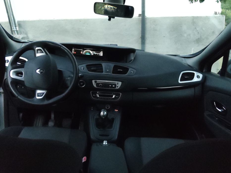 RENAULT Scenic 2012 — imagine 3
