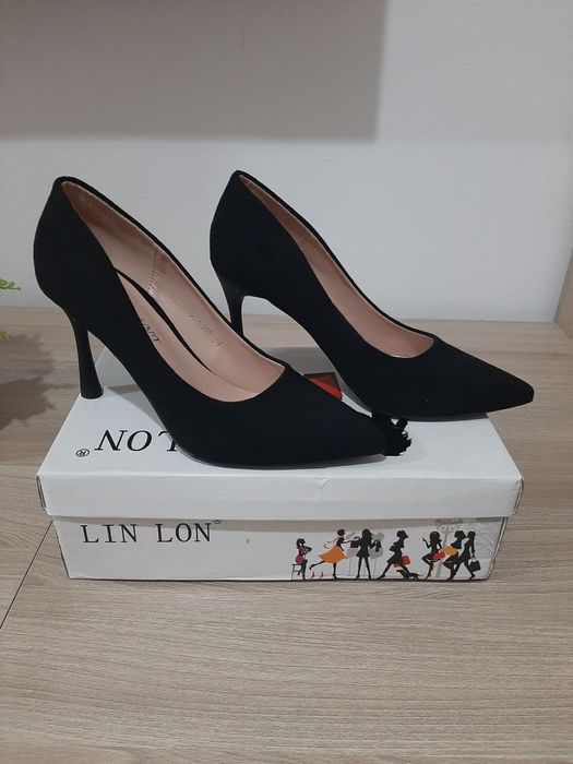 Pantofi dama stileto.