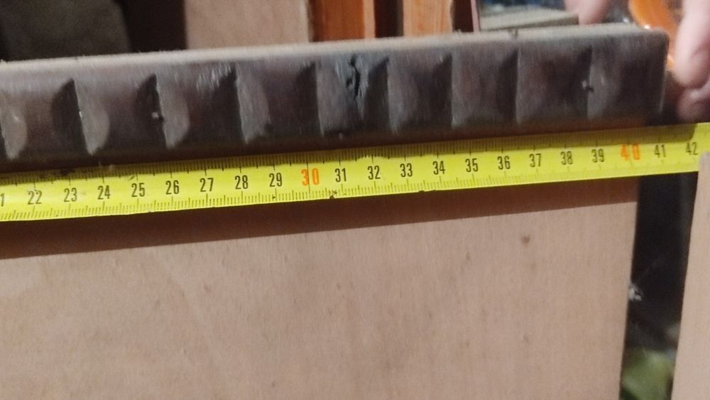 Продавам старинно огледало