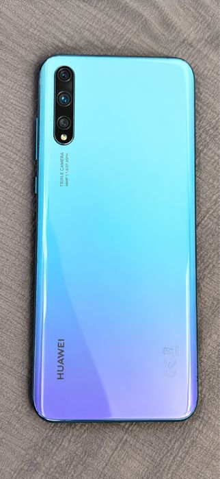 срочно продам Huawei Y8p