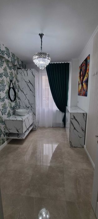 Camera de închiriat în salon nou