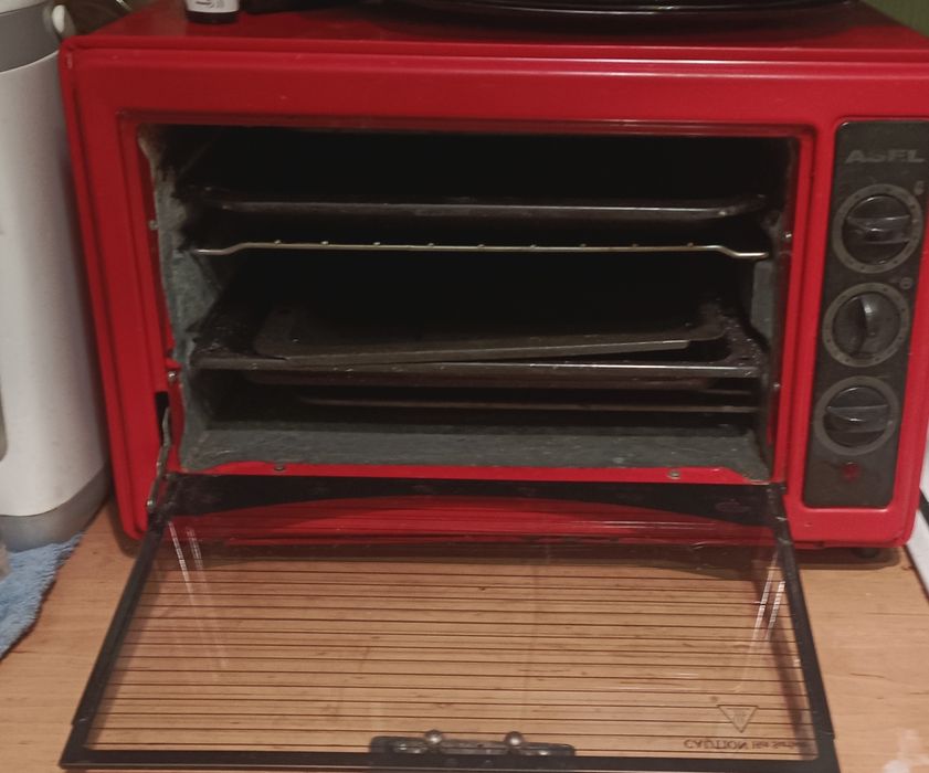 Продам духовку 'Айсер"