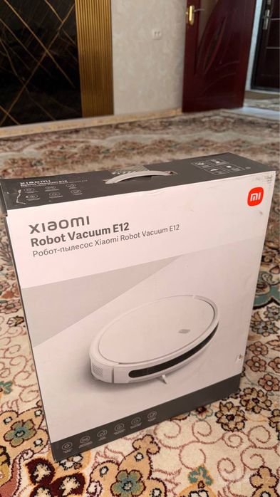 Робот-пылесос Xiaomi Mi Robot Vacuum E12 в корпусе белого цвета