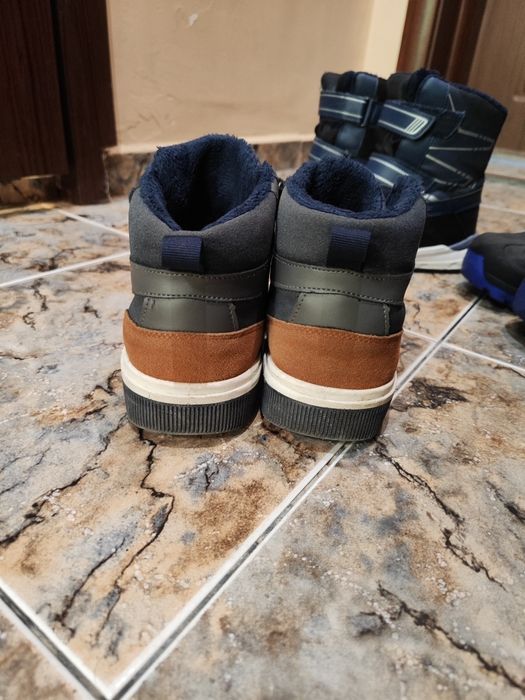 Апрески, боти и ботуши за дъжд