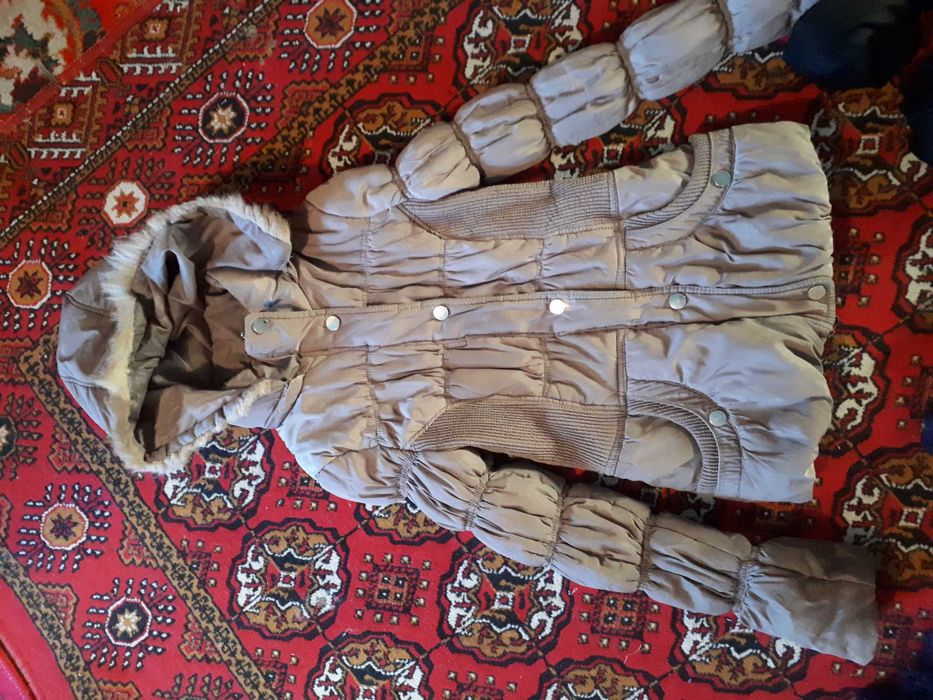 Kurtka bez rukafka sotiladi