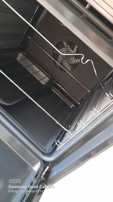 Cuptor pe gaz marca Electrolux cu ventilatie