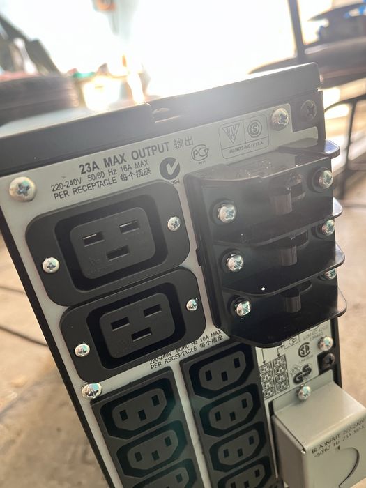 ИБП APC Surtd5000xli