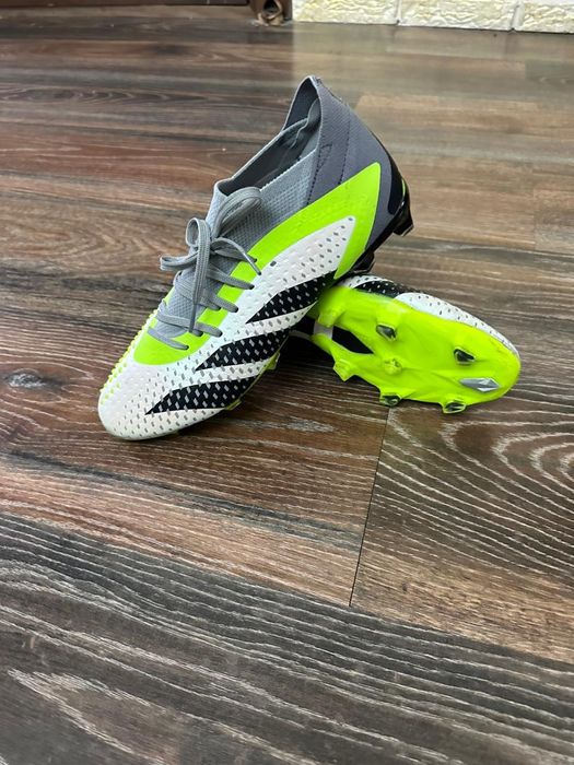 Бутсы adidas predator