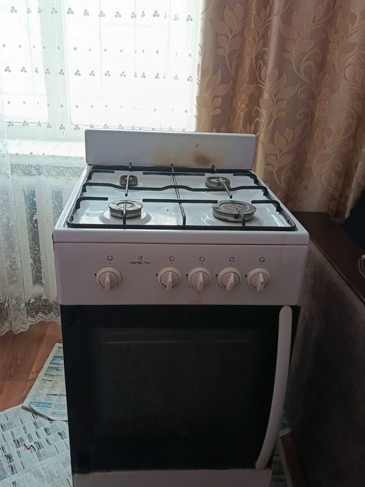 Продам газ плиту
