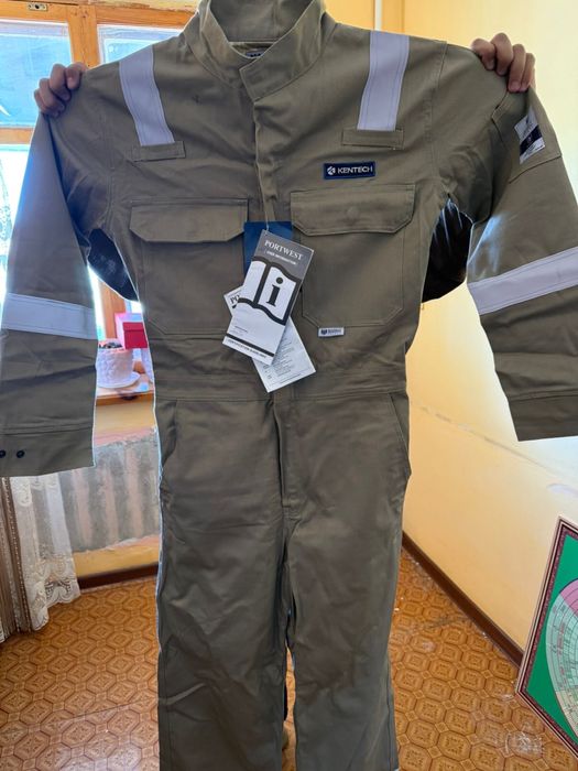 Спец одежда сатылады. Өте жақсы жағдайда спецовка