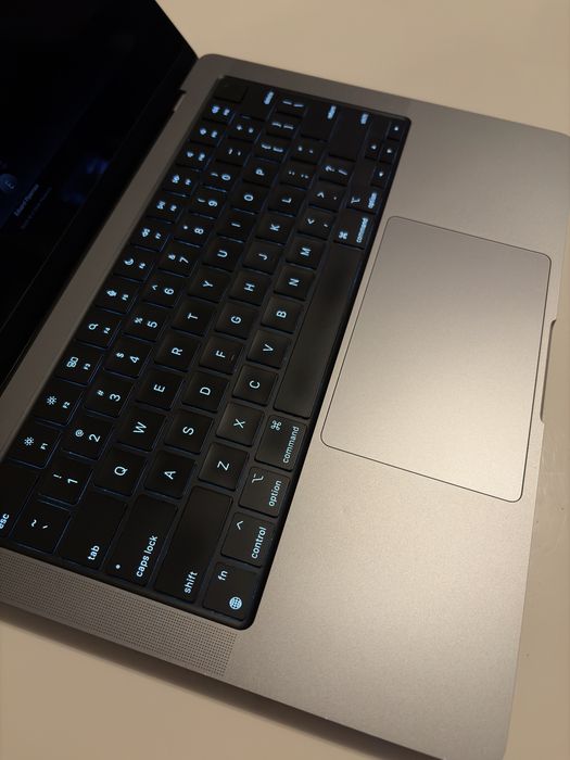 macbook pro m1 pro 14 - Laptopuri oferte online | OLX.ro