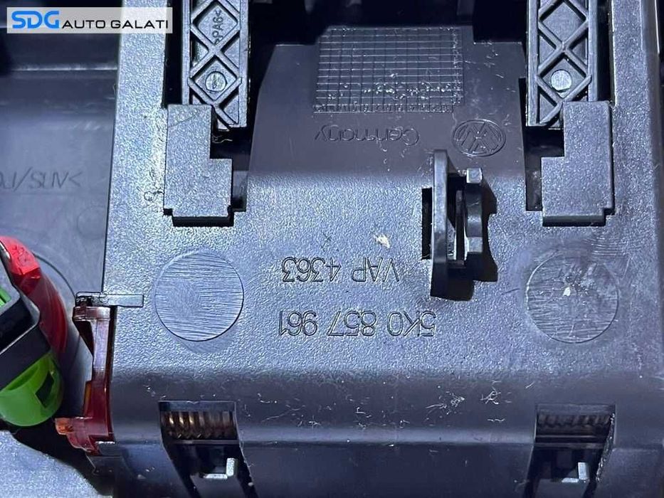 Scrumiera Completa cu Bricheta VW Golf 6 2008 - 2013 Cod 5K0863475A 5K0857961  [L9232]