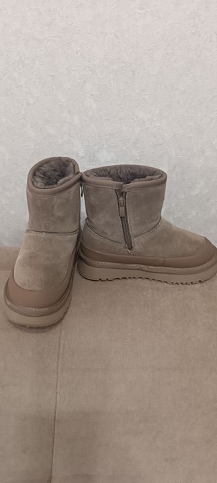 Продаются уги для девочки