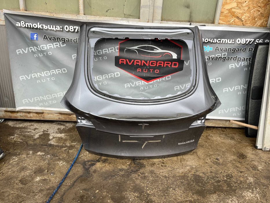 3 броя багажна врата Tesla Y 2020-