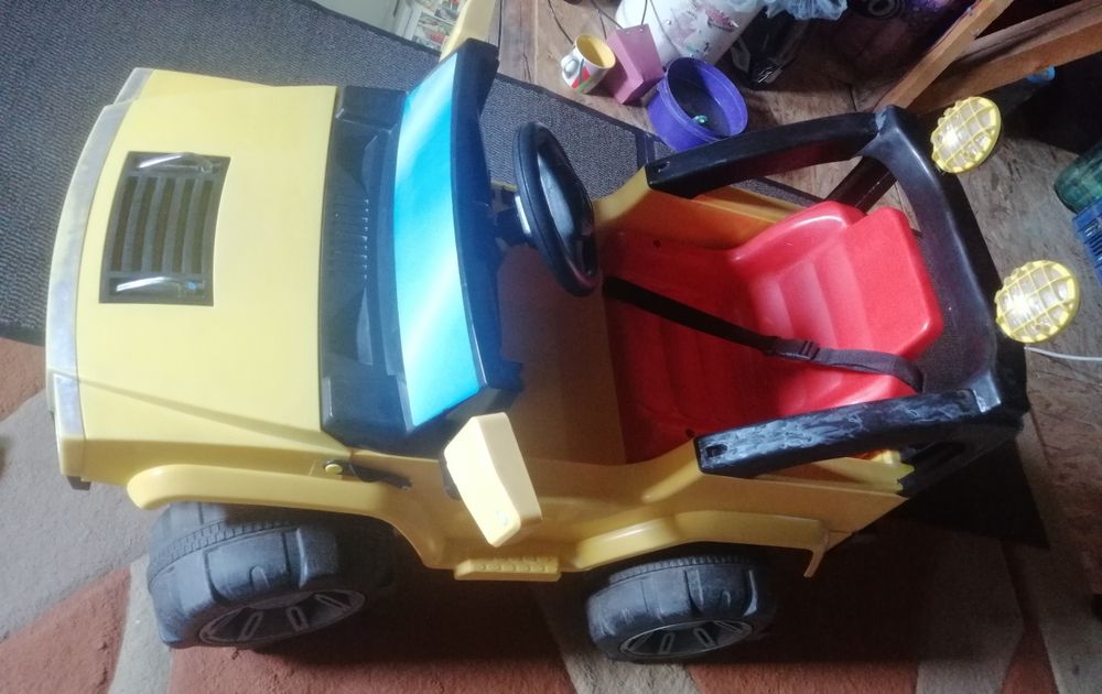 Mașină electrică pentru copii