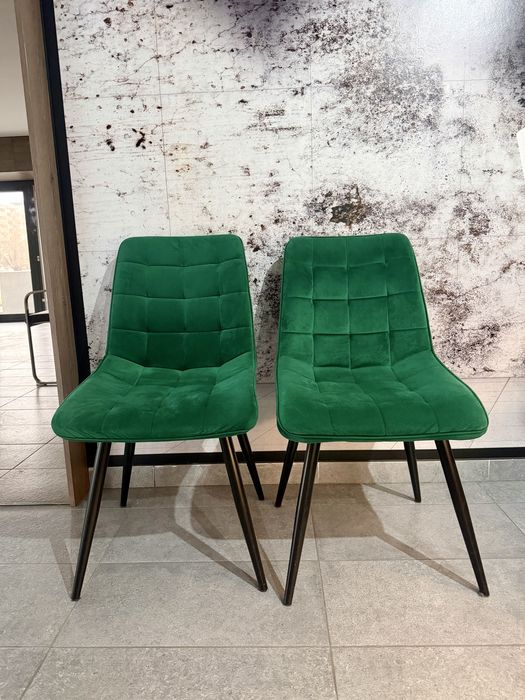 De vanzare set 2 scaune tapițate !