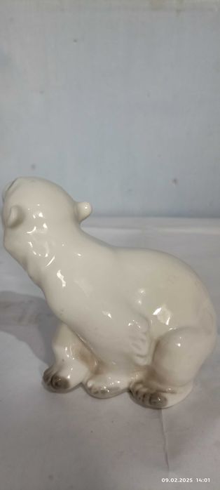 Статуэтка фарфоровая Белый медведь в идеальном состоянии по фото