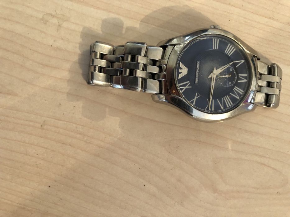 Часы: Emporio Armani