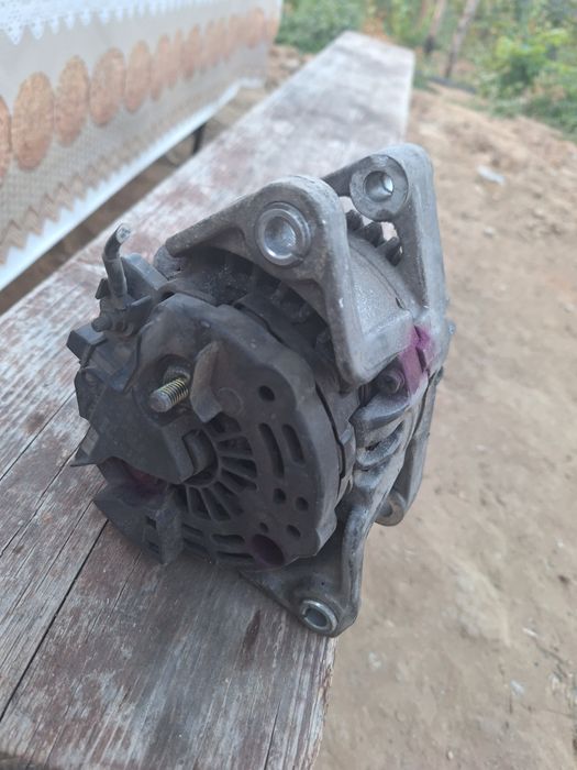 Vând alternator opel astra g