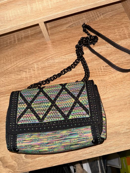 Дамски чанти и портмонета