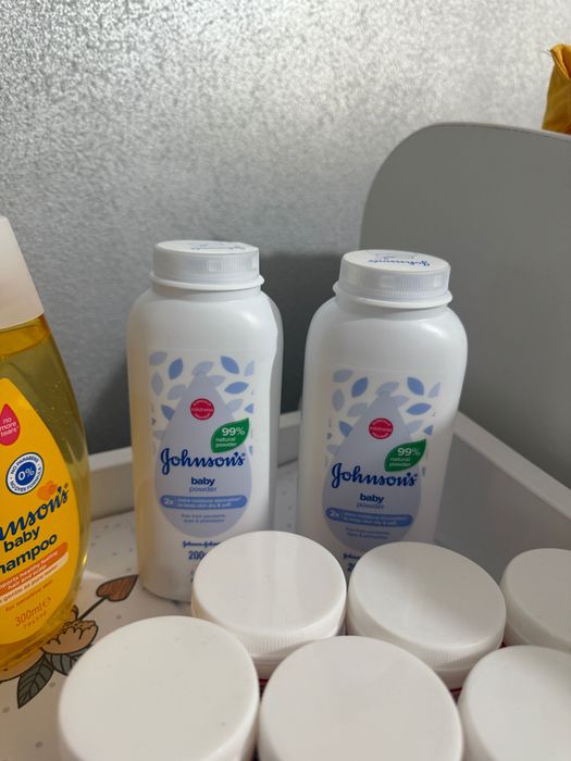 Козметика на Johnson’s baby и кремове за подсичане