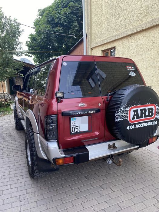 Фонари на Nissan Patrol y61