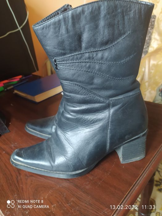 Продам сапожки кожаные
