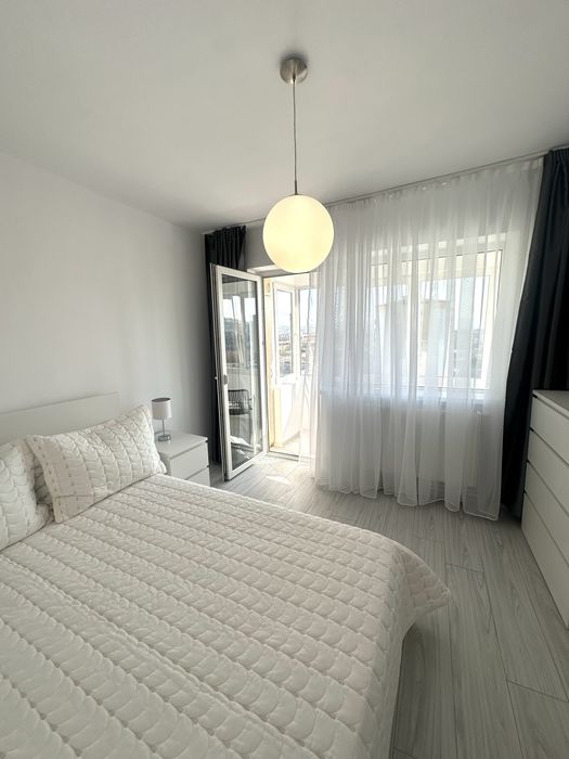 Regim hotelier. Ap. 3 camere decomandat, lux, Panini/BT