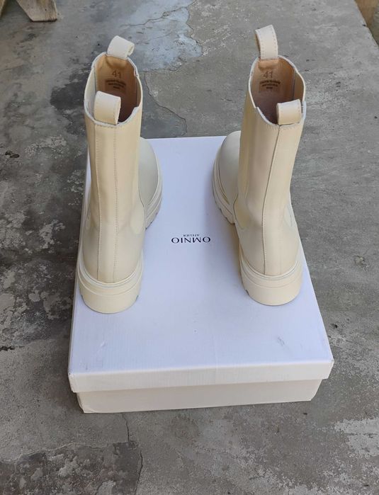 Vând ghete piele naturală damă