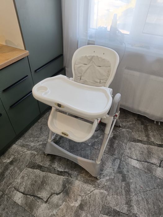 Столик для кормления babytan