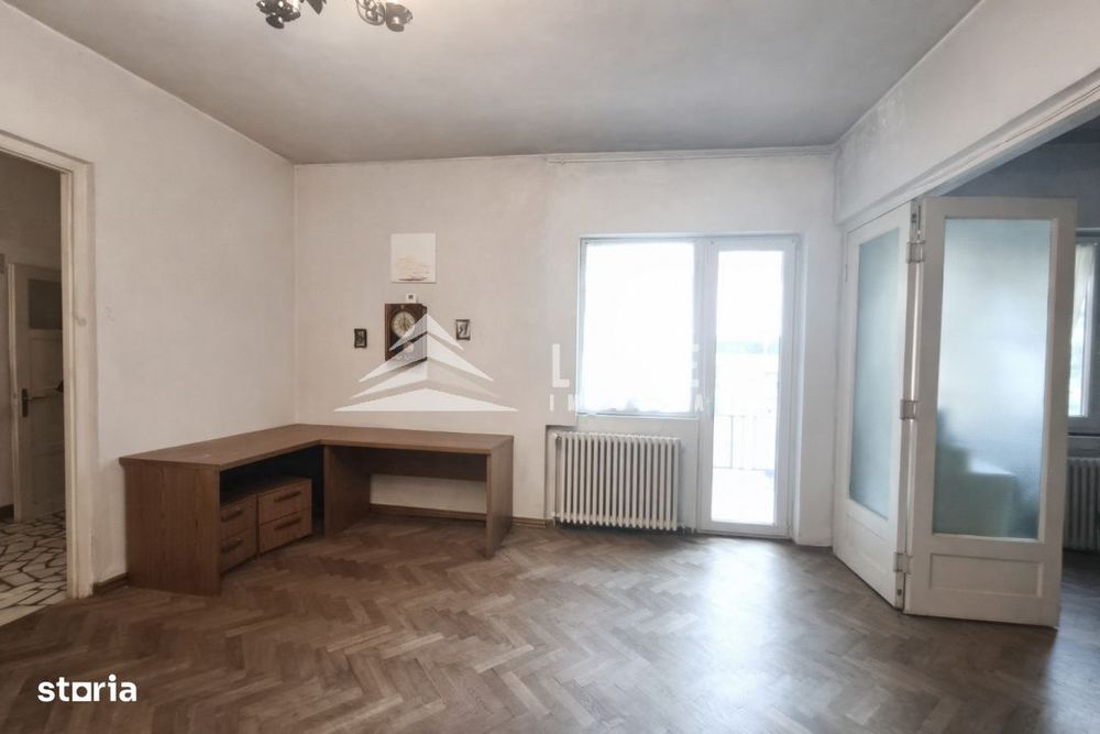 Apartament generos 3 camere Cluj Centru, vila 2 etaje, curte interioar