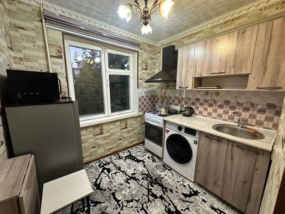 Сдается 1 комнатная квартира 
С обстановкой 
В горде Алмалык