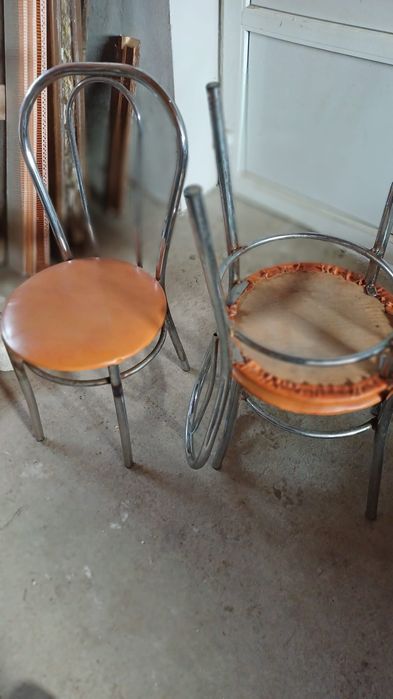 Scaune bar foarte puțin utilizate