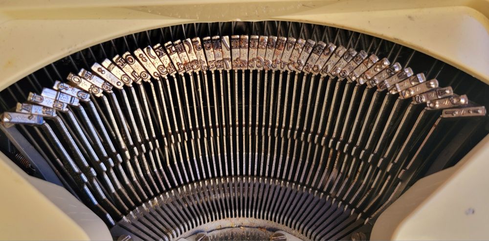 Ретро пишеща машина Privileg 150T