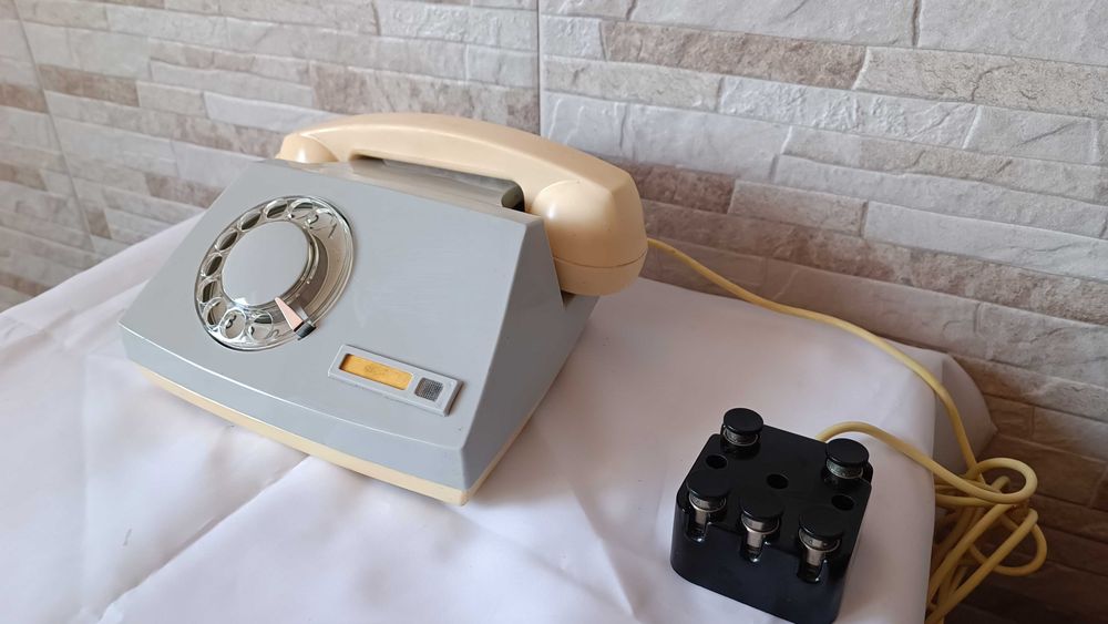 Стар телефон със шайба - военен - П-170 - 1977г.