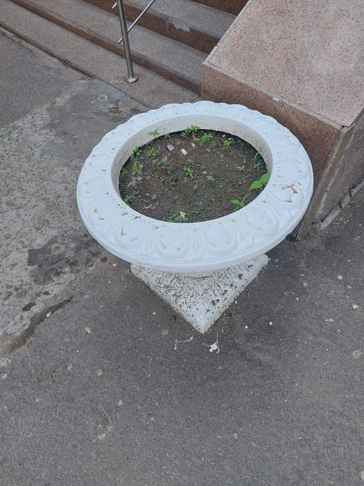 Продам вазоны под цветы