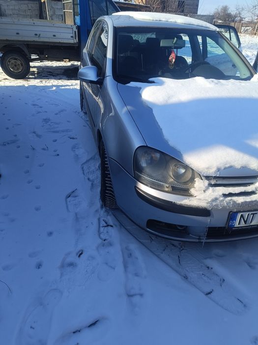 Vând golf 5 stare buna de funcționare