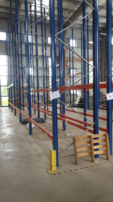 Lichidare de stoc la rafturi metalice profesionale pentru depozitare l