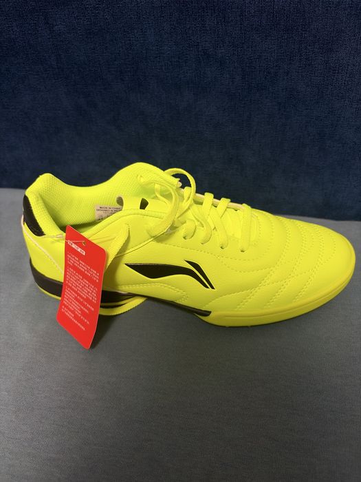 Футбольные сороконожки Li-Ning