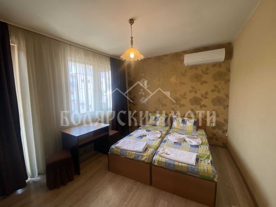 Дава се под наем Тристаен апартамент в Велико Търново, Център - 90 кв.м за 410 € - Снимка #4