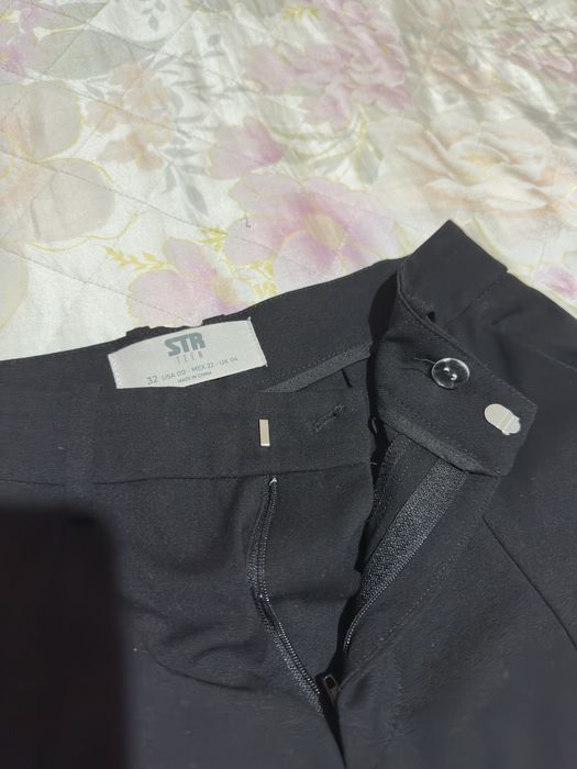 Черен баги панталон Stradivarius