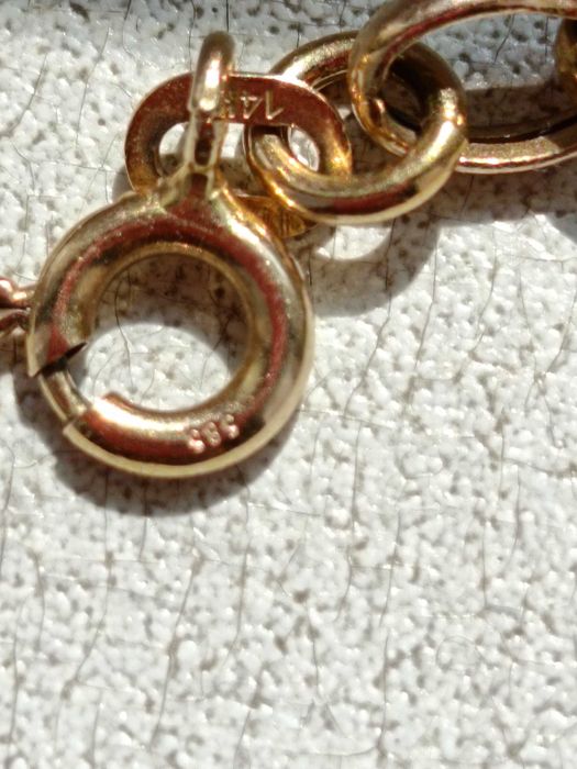 Златна 14к 585 italy гривна с сърца от мурано и златни люспи