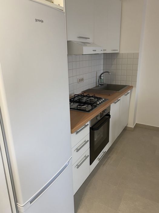 Vand apartament 2 cam  bl 2 Adora Park Cocorilor cu loc parcare inclus