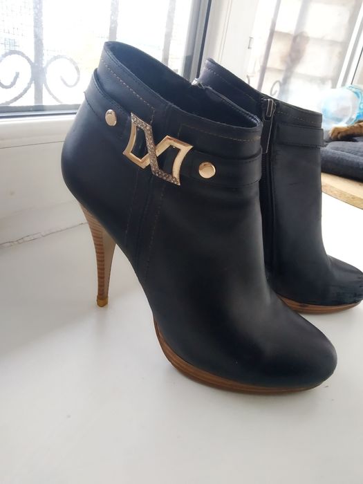 Ботинки женские 37 размер. Б/у